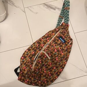 Kavu Geometric Sling Bag